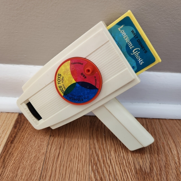 Vintage 1973 Fisher-Price Movie Viewer With Disney Lonesome Ghosts - Picture 3 of 13